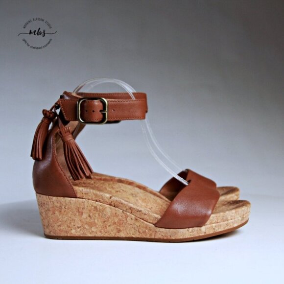 UGG Zoe Wedge Leather Tassel Sandals Chestnut Women 8 - Picture 1 of 13